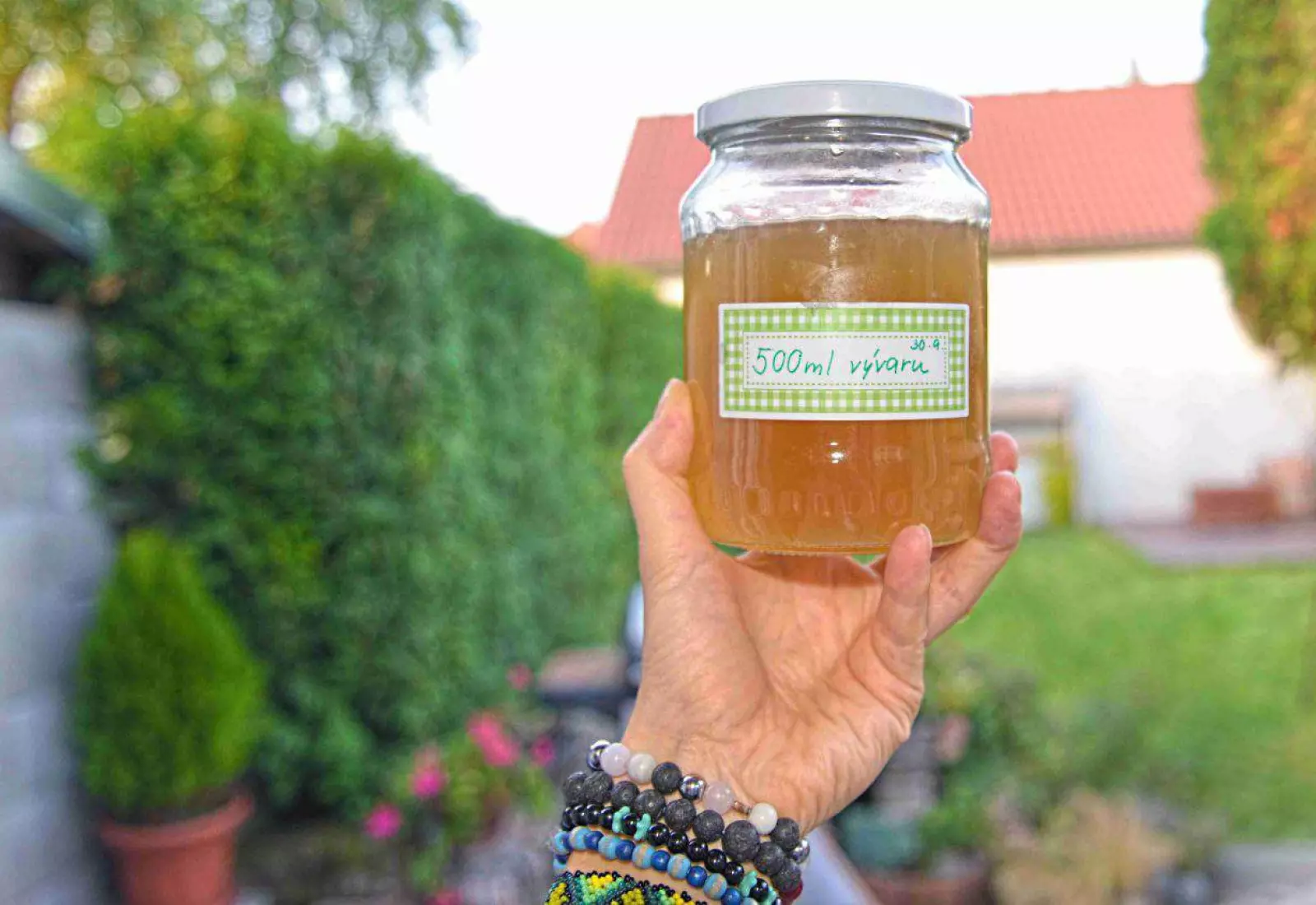 Poctivý domácí hovězí vývar